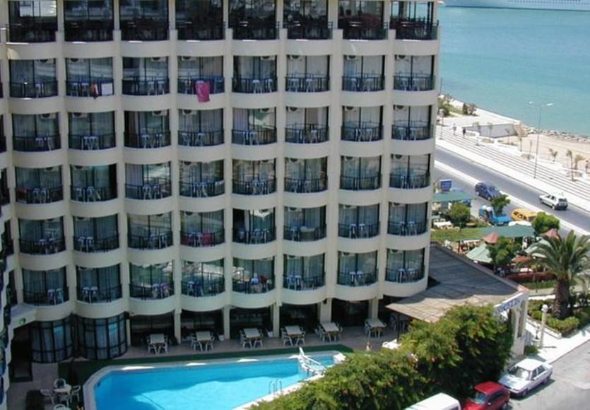 Ozcelik Hotel Кушадасъ Екстериор снимка