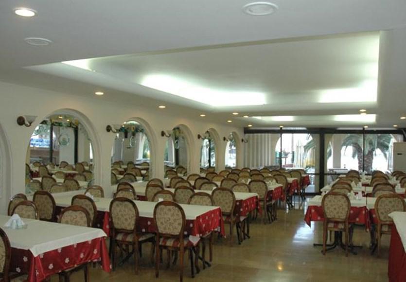 Ozcelik Hotel Кушадасъ Екстериор снимка