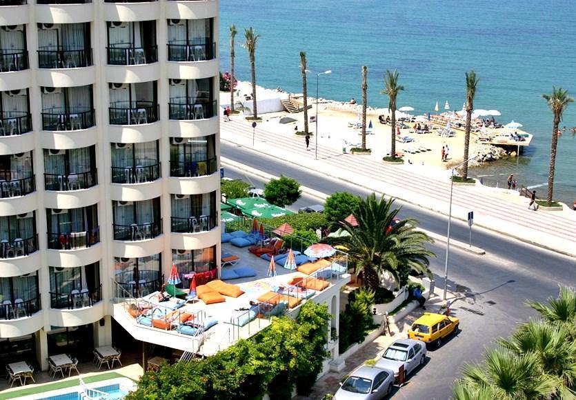 Ozcelik Hotel Кушадасъ Екстериор снимка