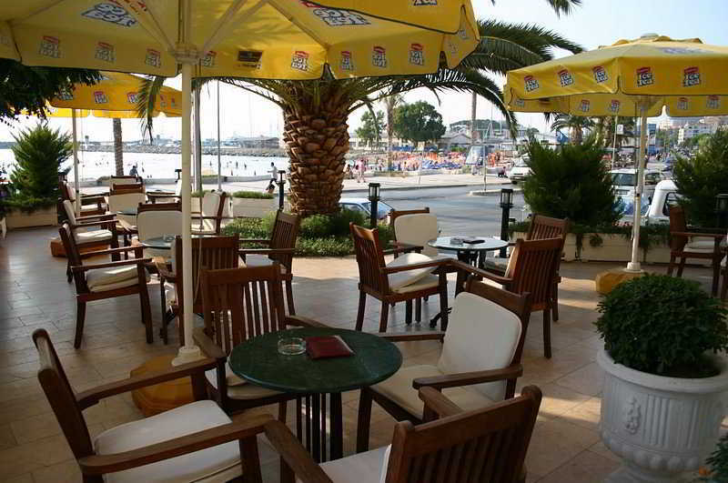 Ozcelik Hotel Кушадасъ Екстериор снимка