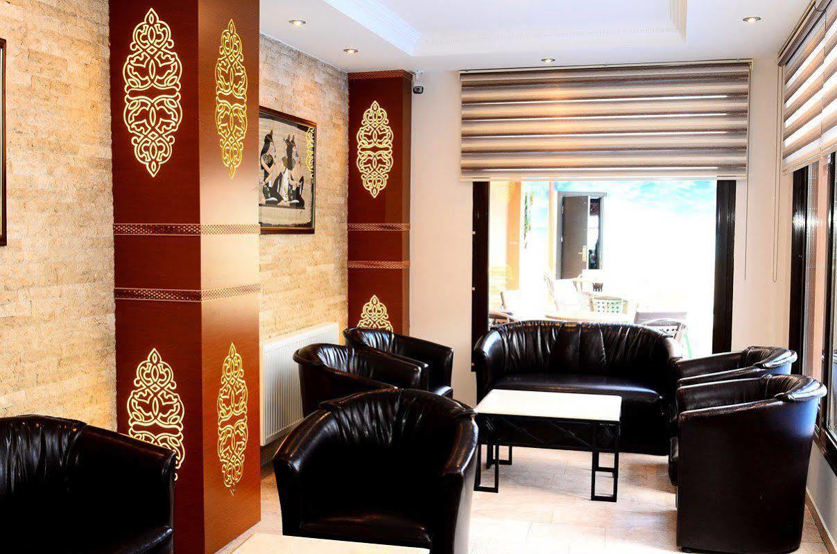 Ozcelik Hotel Кушадасъ Екстериор снимка