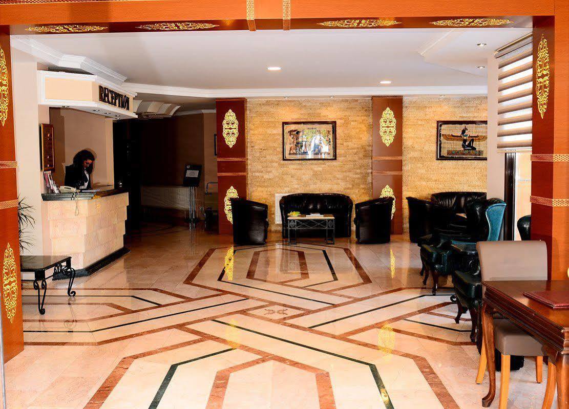 Ozcelik Hotel Кушадасъ Екстериор снимка